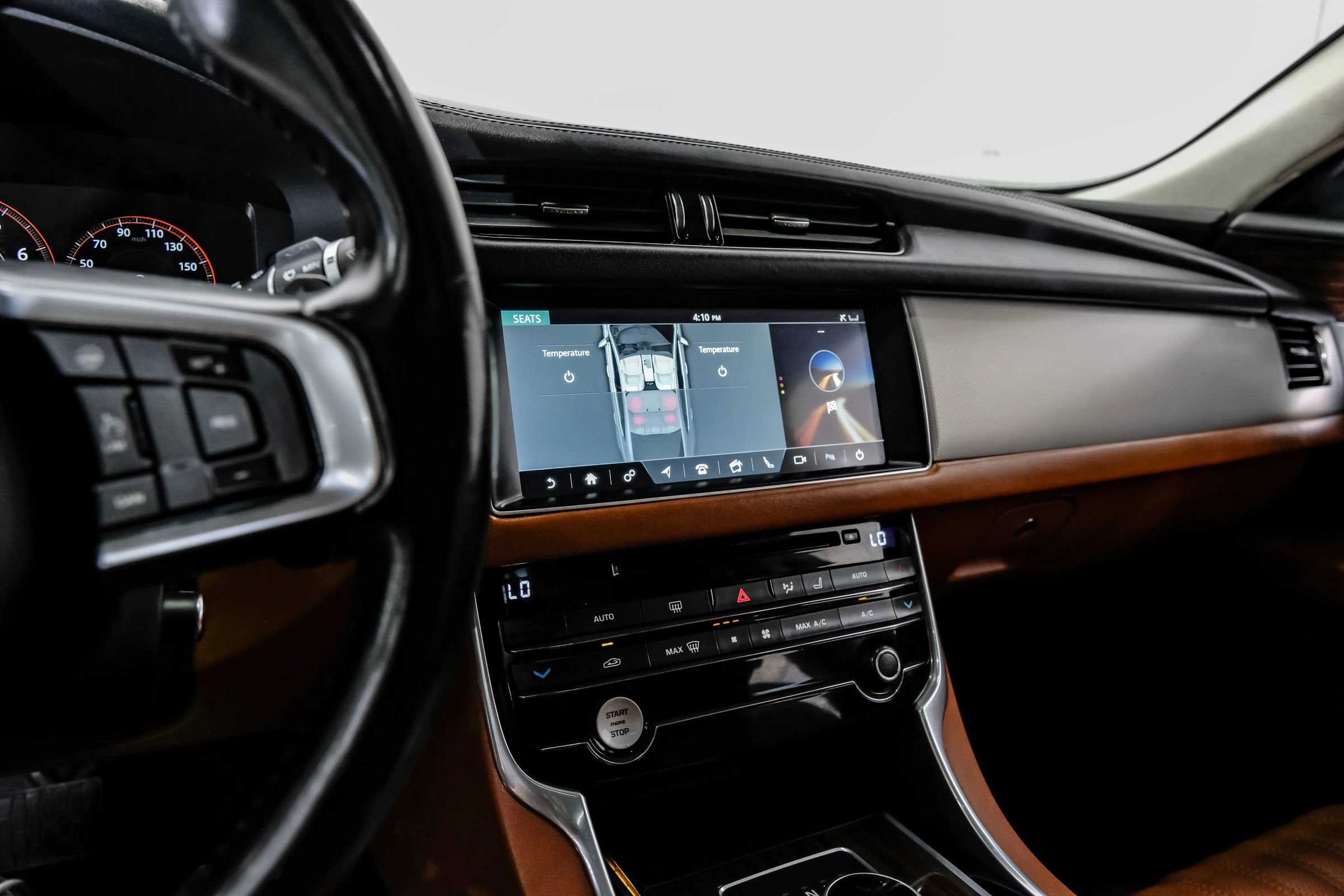 Used 2018 Jaguar XF Portfolio RWD image 35