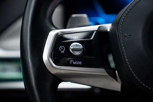 Used 2023 BMW 760i xDrive image 21