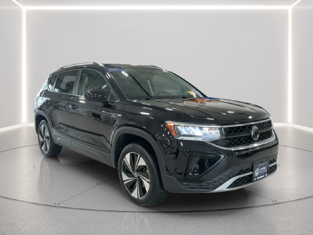 Used 2024 Volkswagen Taos SE w/ Panoramic Sunroof Package AWD/4WD image 8