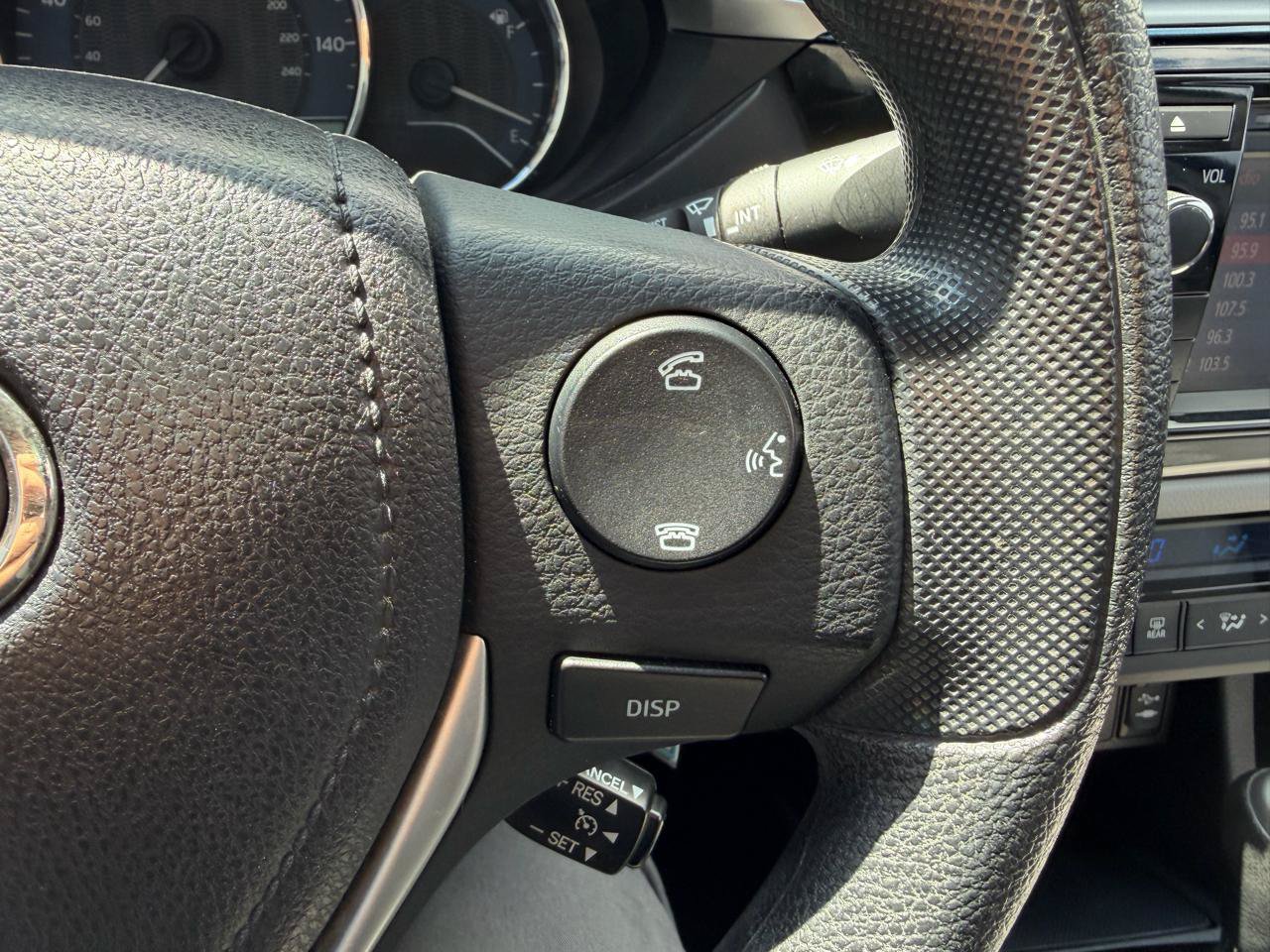 Used 2015 Toyota Corolla LE FWD image 24