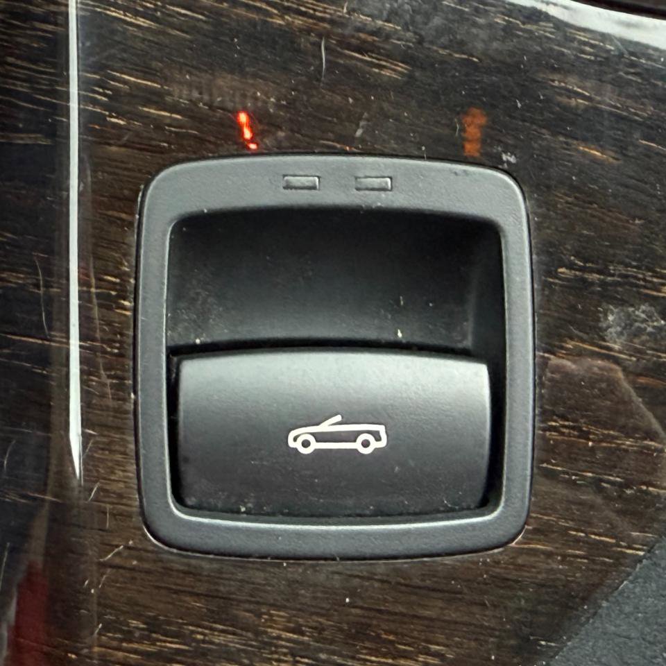 Used 2013 BMW 640i Convertible image 19