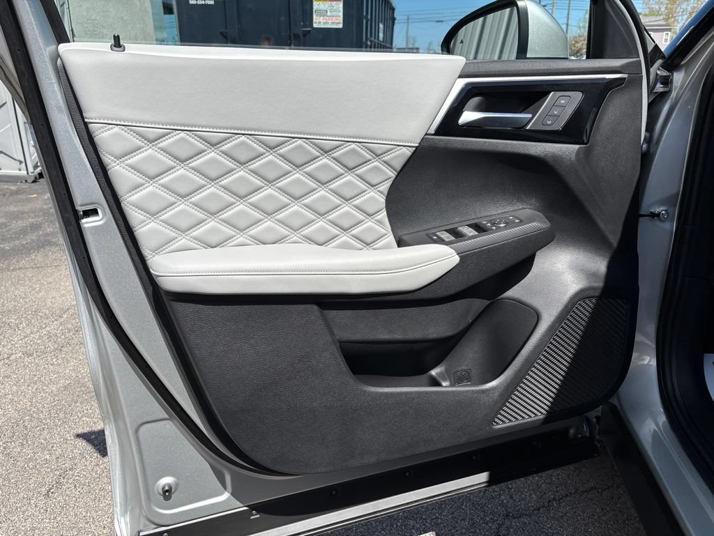 Used 2024 Mitsubishi Outlander SEL FWD image 16