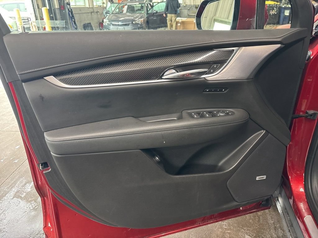 Used 2024 Cadillac XT6 Sport w/ LPO, Floor Liner Package AWD/4WD image 21