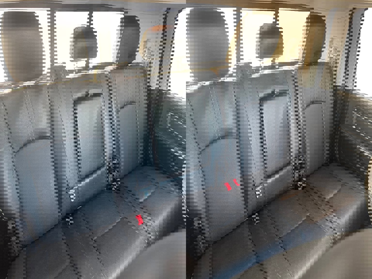 Used 2015 RAM 3500 Laramie Longhorn image 17