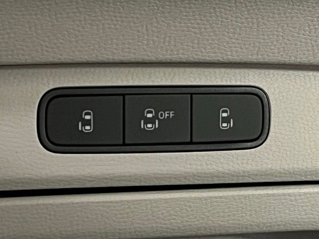 New 2025 Volkswagen ID. Buzz 1st Edition image 13