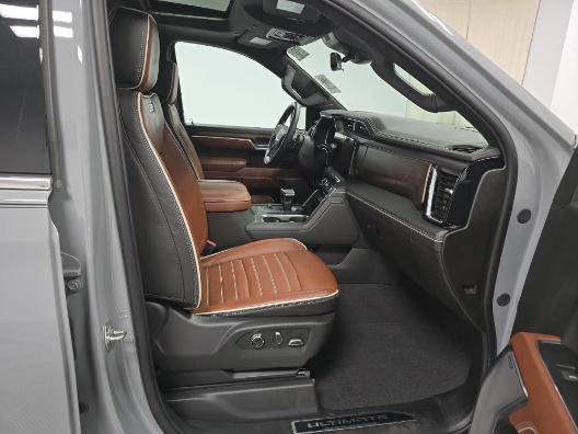 Used 2025 GMC Sierra 1500 Denali Ultimate image 10