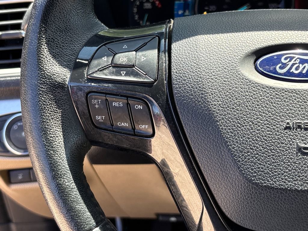 Used 2017 Ford Explorer XLT w/ Equipment Group 202A image 18