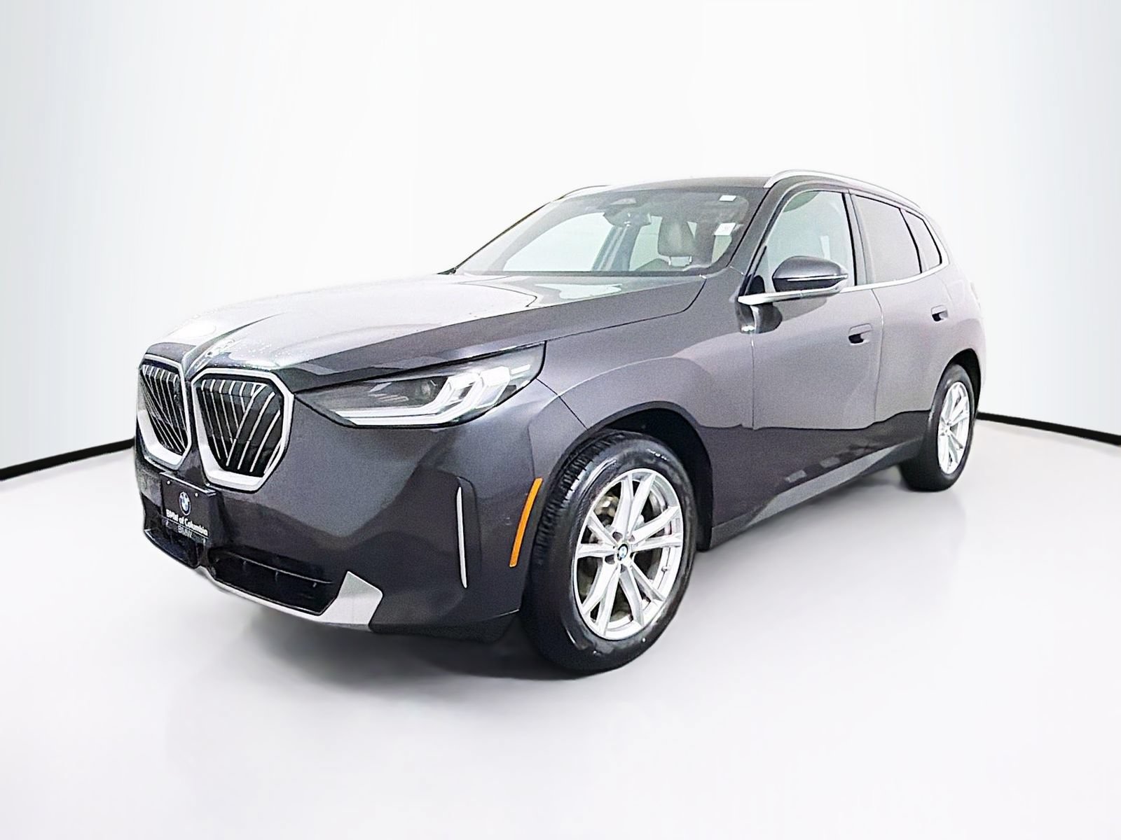 Used 2025 BMW X3 xDrive30i w/ Premium Package AWD/4WD image 3