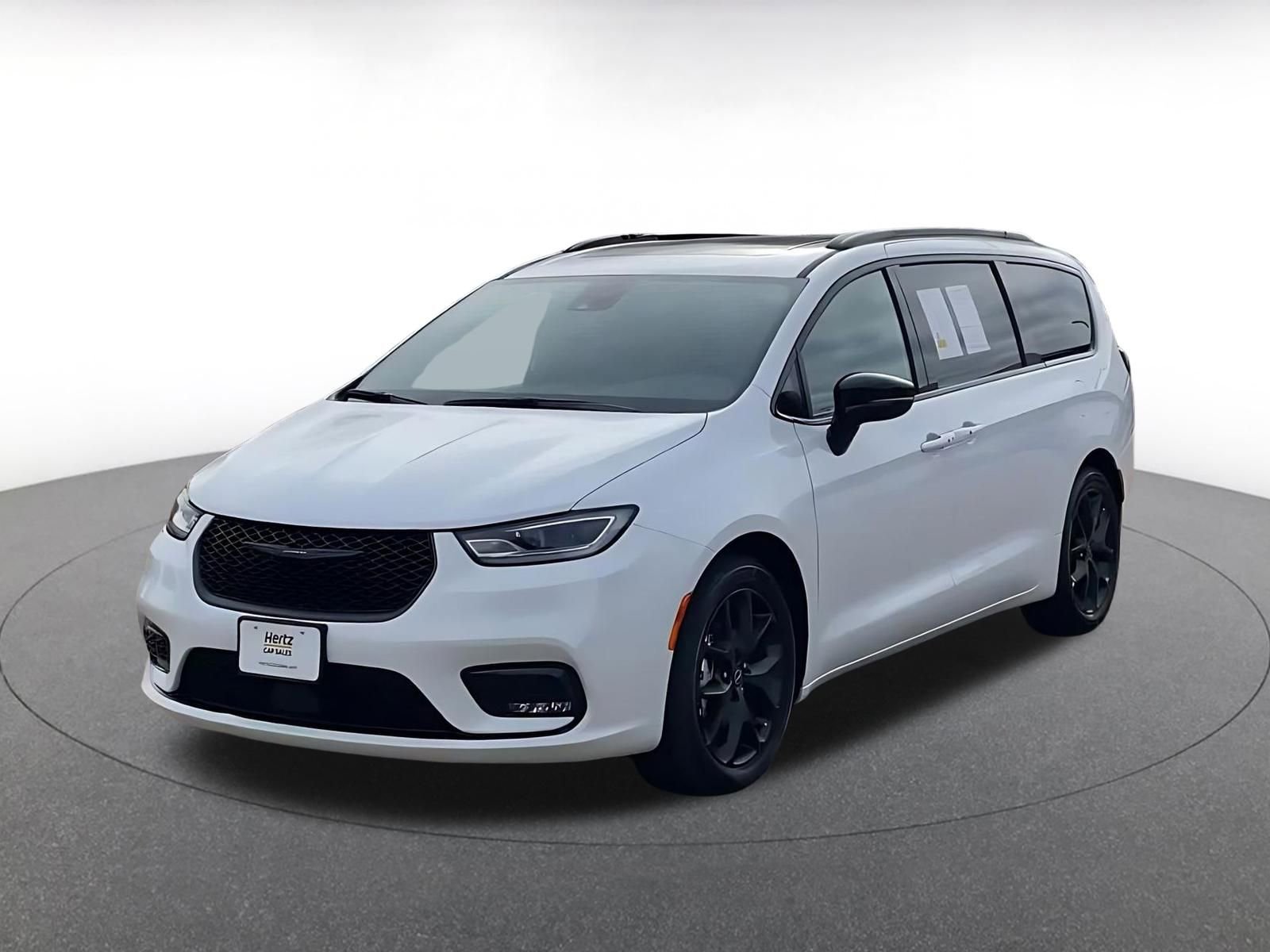 Used 2025 Chrysler Pacifica Limited image 7