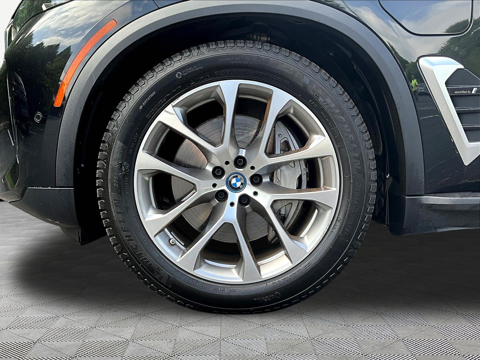 Used 2024 BMW X5 xDrive50e AWD/4WD image 34