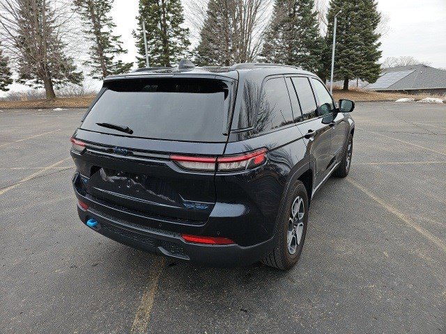 Used 2024 Jeep Grand Cherokee Trailhawk image 6