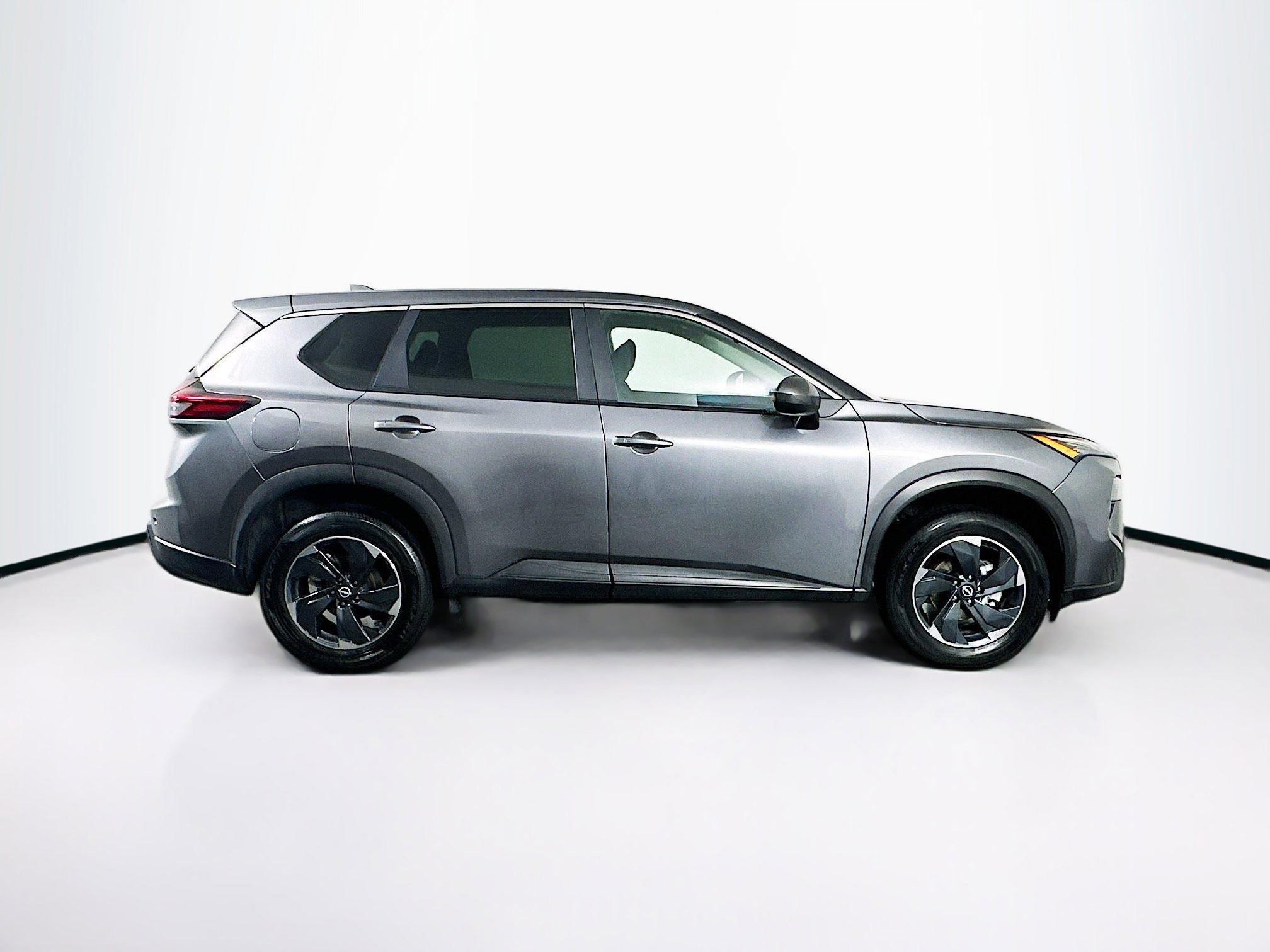 Used 2025 Nissan Rogue SV image 10