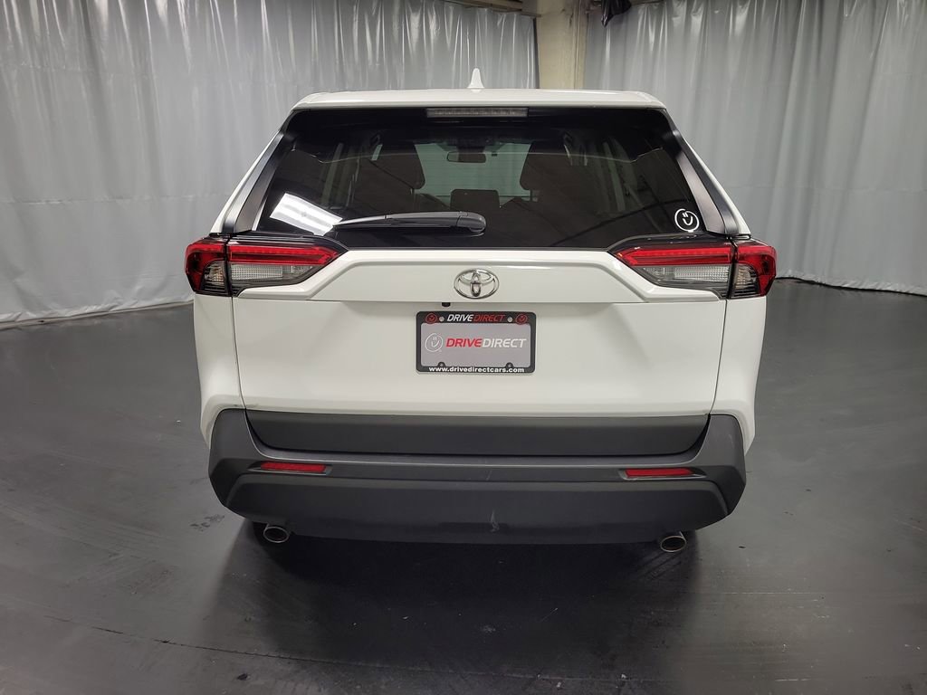 Used 2023 Toyota RAV4 LE image 7