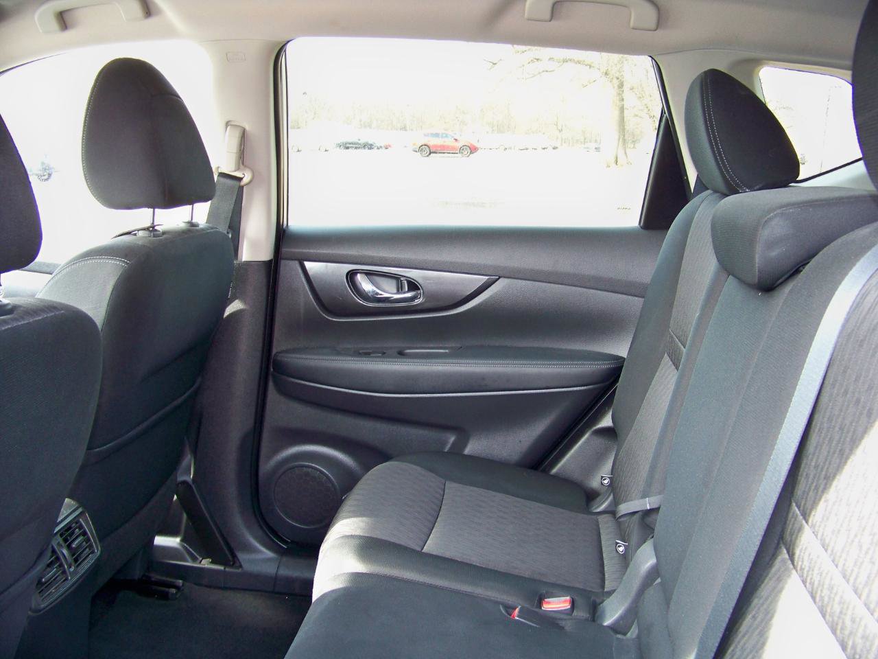 Used 2019 Nissan Rogue SV AWD/4WD image 21
