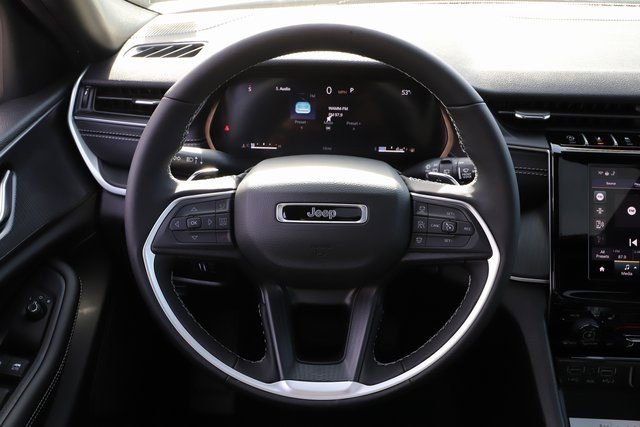 New 2025 Jeep Grand Cherokee L Laredo w/ Luxury Tech Group I image 21