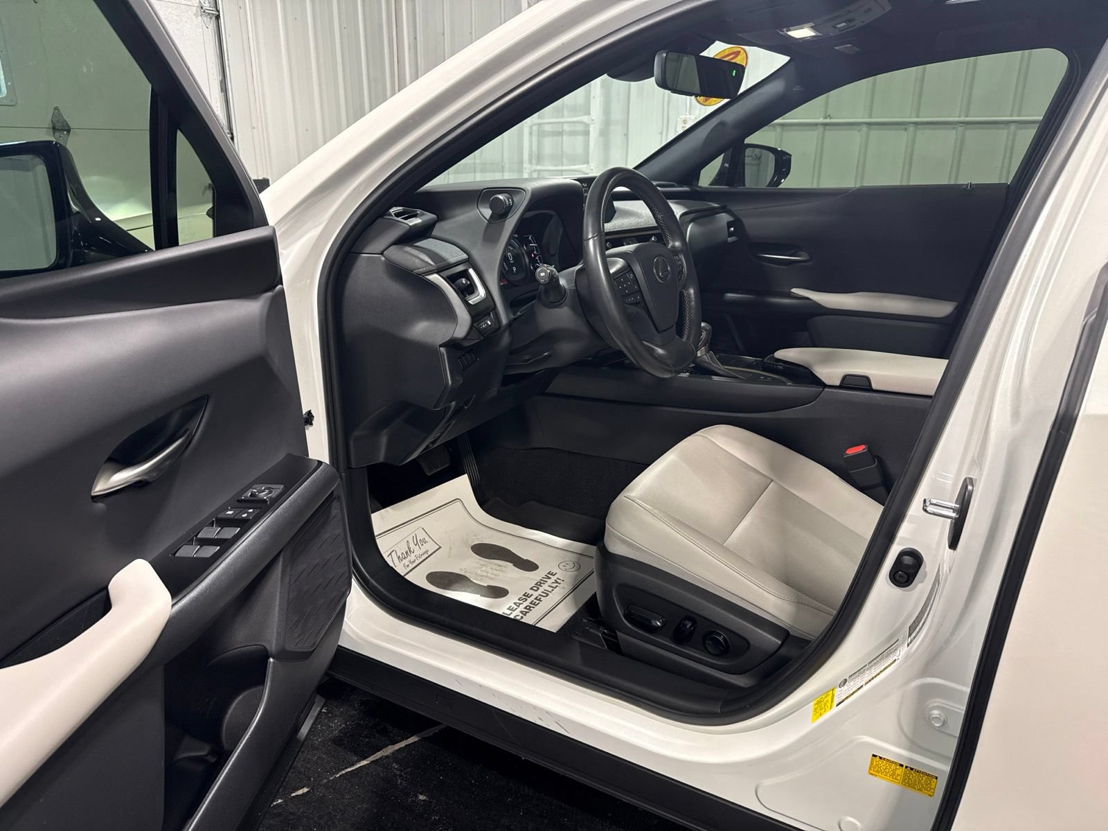 Used 2020 Lexus UX 250h w/ Premium Package AWD/4WD image 20
