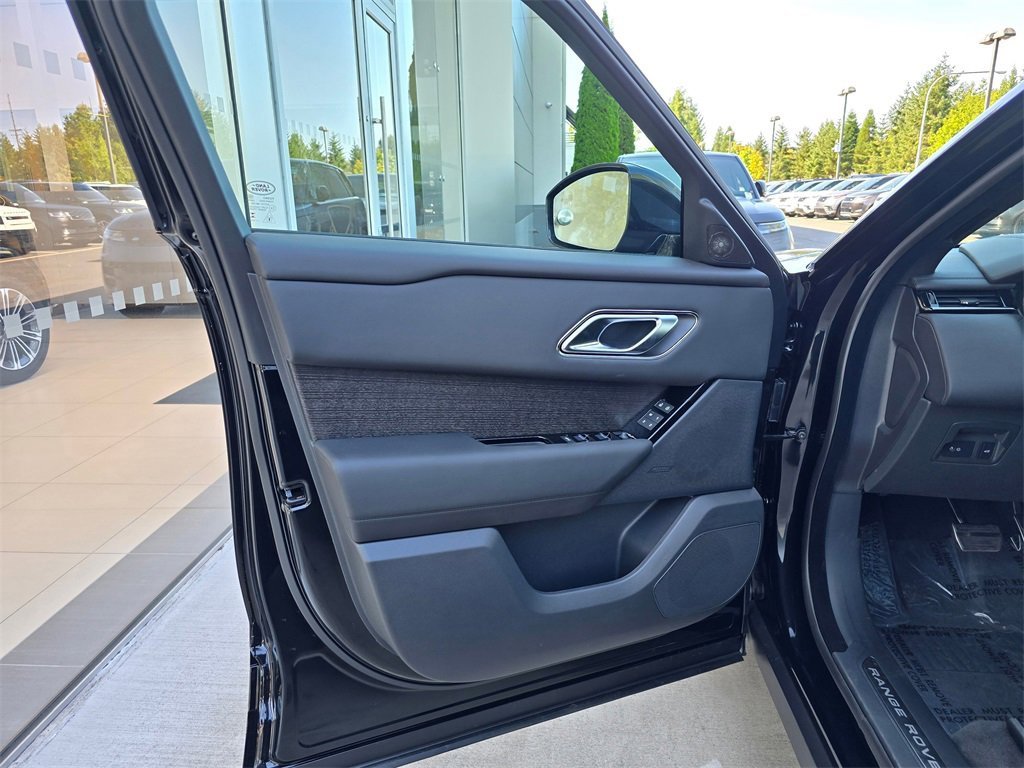 New 2026 Land Rover Range Rover Velar Dynamic SE image 21