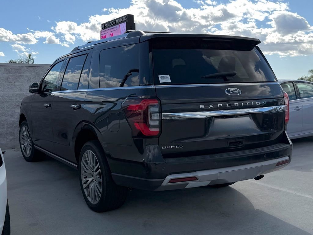 Certified 2024 Ford Expedition Limited image 3