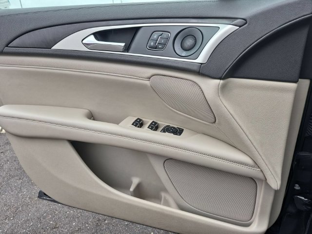 Used 2020 Lincoln MKZ Reserve w/ Elements Package FWD image 15