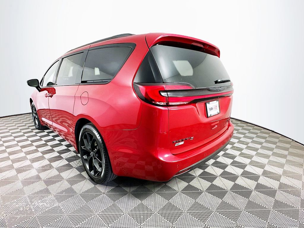 Certified 2025 Chrysler Pacifica Limited FWD image 7