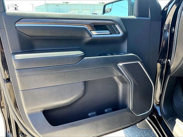 Used 2022 Chevrolet Silverado 1500 LT AWD/4WD image 9