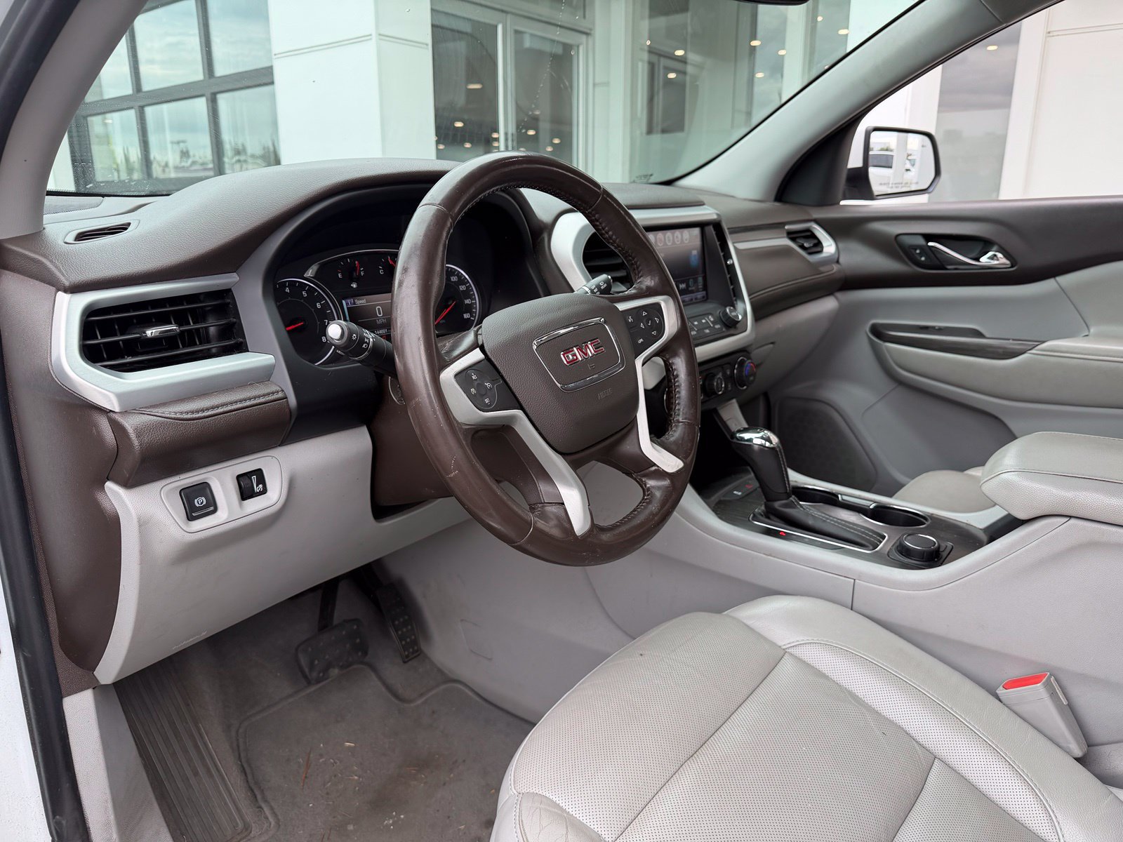 Used 2018 GMC Acadia SLT AWD/4WD image 11