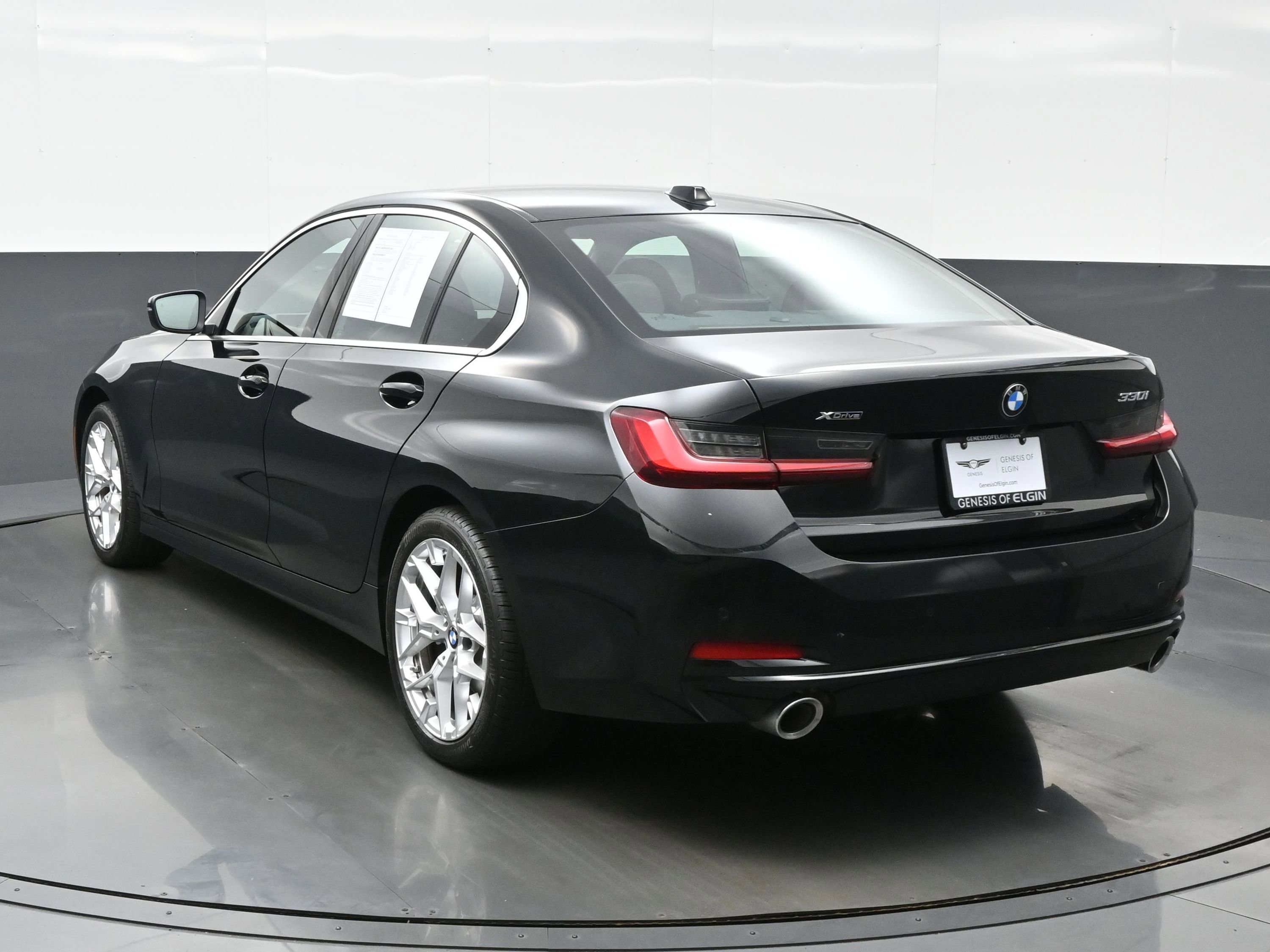 Used 2025 BMW 330i xDrive Sedan image 4
