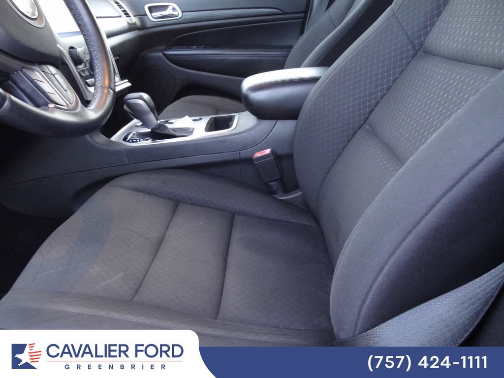 Used 2019 Jeep Grand Cherokee Laredo RWD image 7