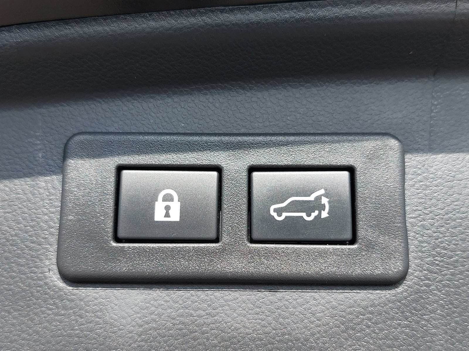 Used 2023 Subaru Outback Touring XT w/ Tech Package 2 AWD/4WD image 13