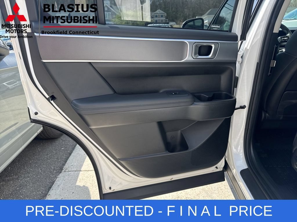 Used 2025 Hyundai Santa Fe SEL FWD image 44