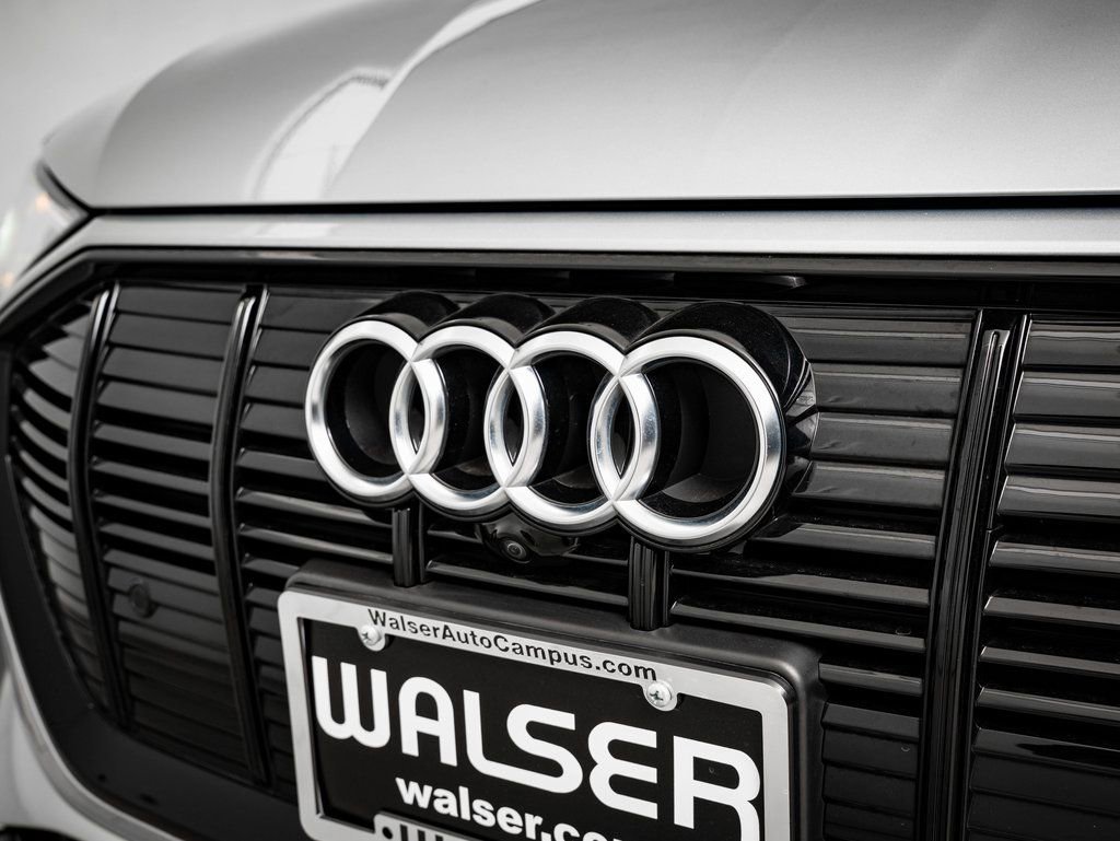 Used 2022 Audi e-tron Premium w/ Convenience Plus Package image 3
