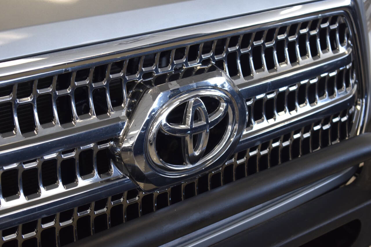 Used 2017 Toyota Tacoma TRD Off-Road image 9