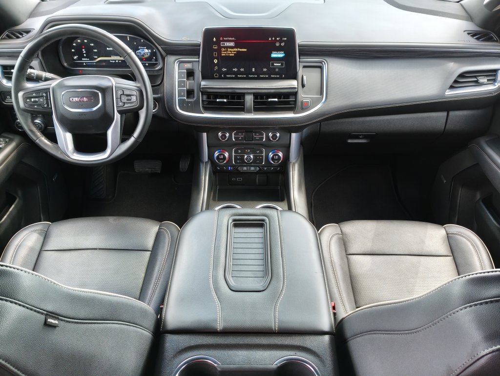 Used 2023 GMC Yukon SLT w/ SLT Luxury Package AWD/4WD image 8
