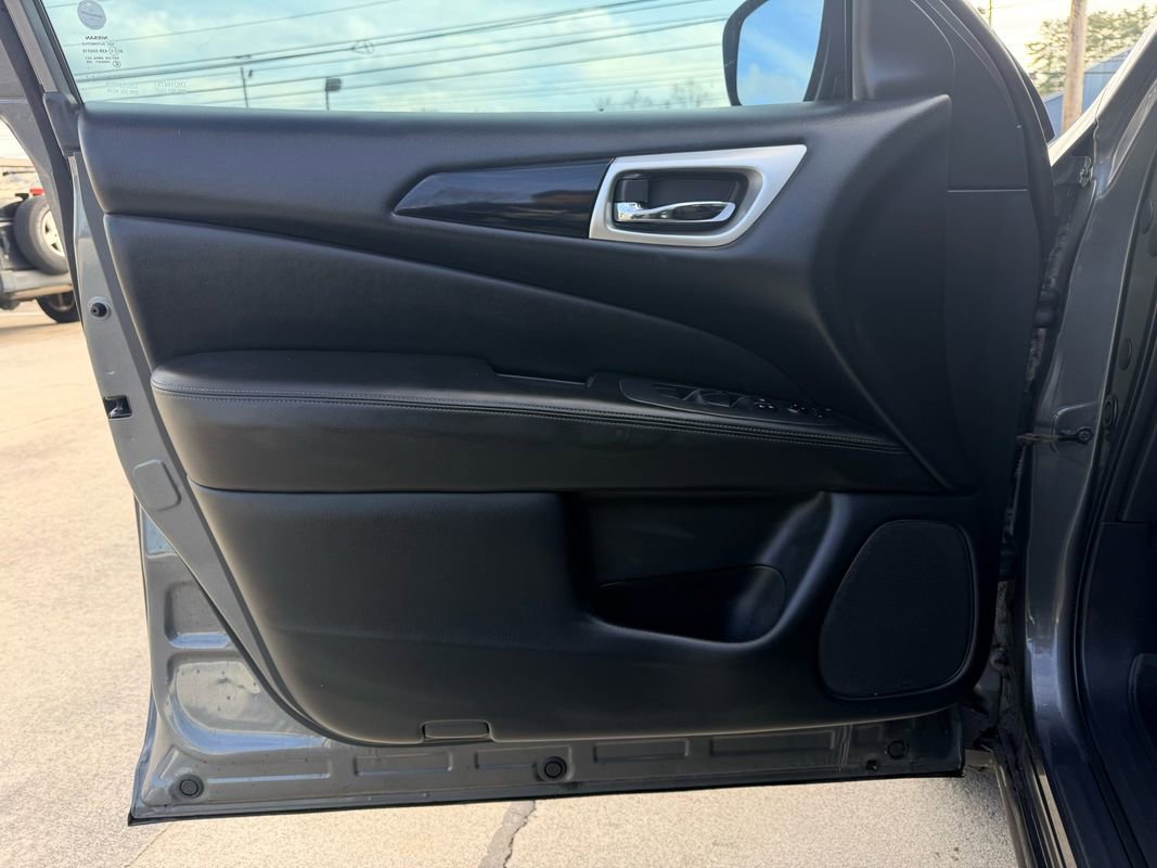 Used 2018 Nissan Pathfinder S image 23