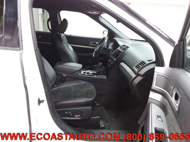 Used 2018 Ford Explorer XLT w/ Equipment Group 202A FWD image 12