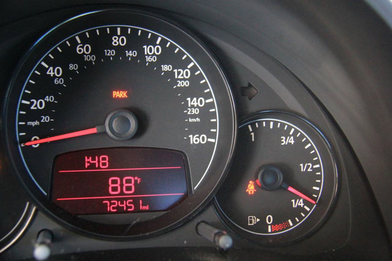 Used 2012 Volkswagen Beetle 2.5 image 13