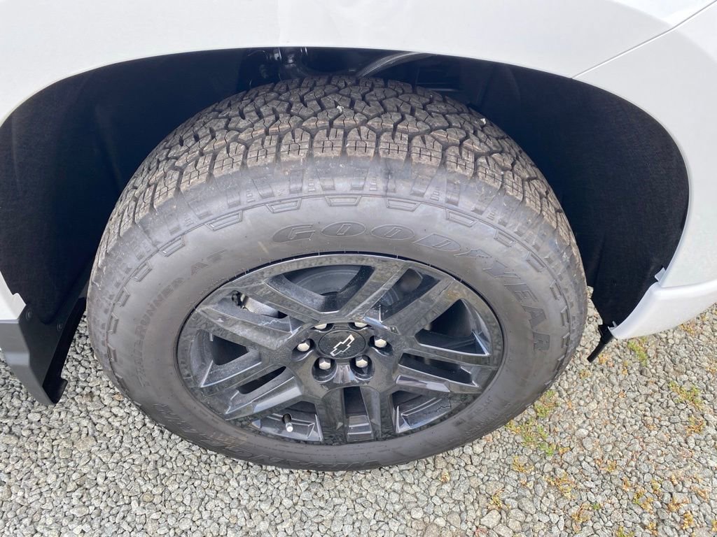 New 2025 Chevrolet Silverado 1500 Custom w/ Turbomax Blackout Package image 23