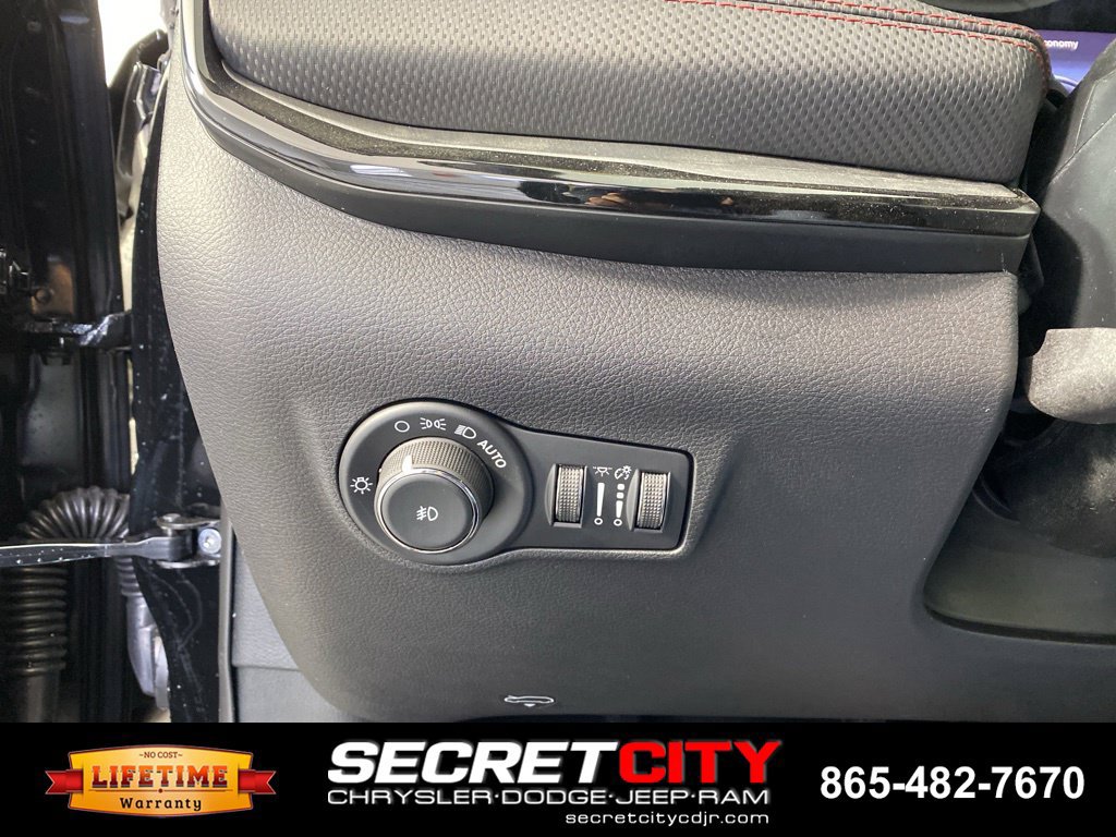 New 2026 Jeep Compass Trailhawk AWD/4WD image 16