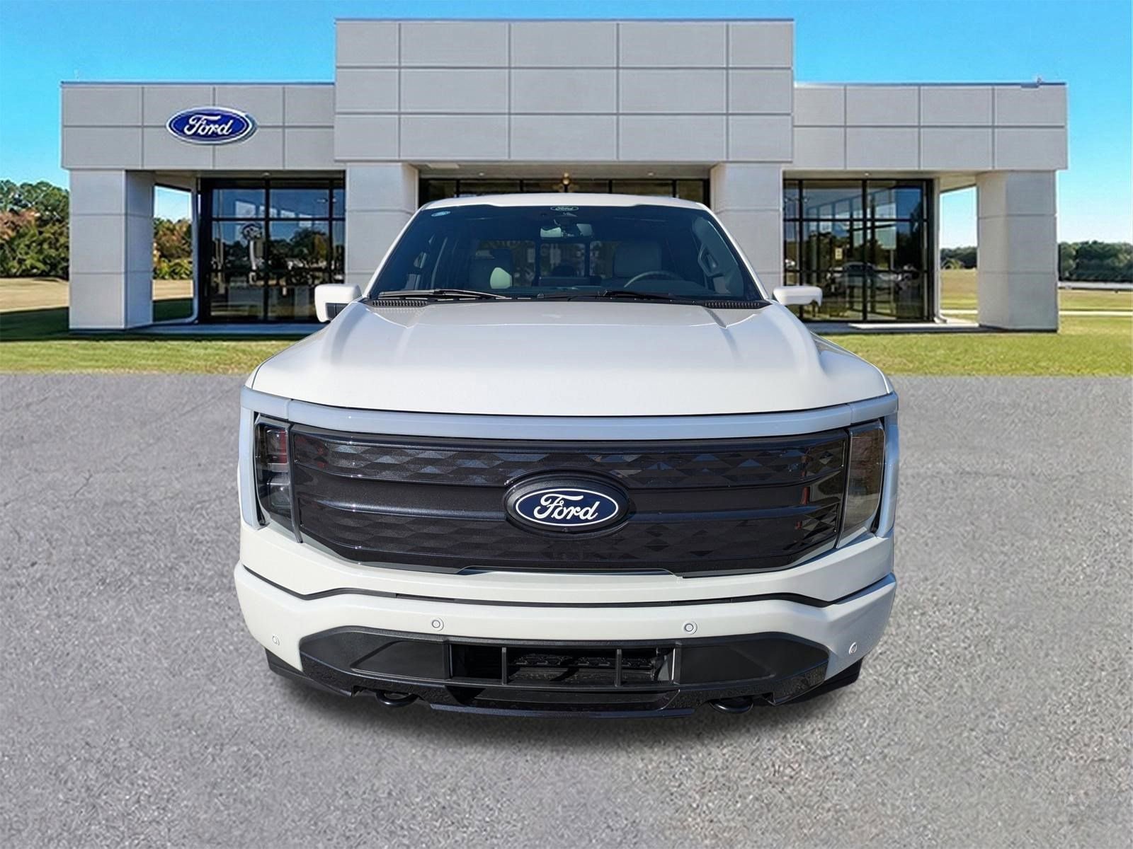 New 2025 Ford F150 Lightning Platinum AWD/4WD image 9