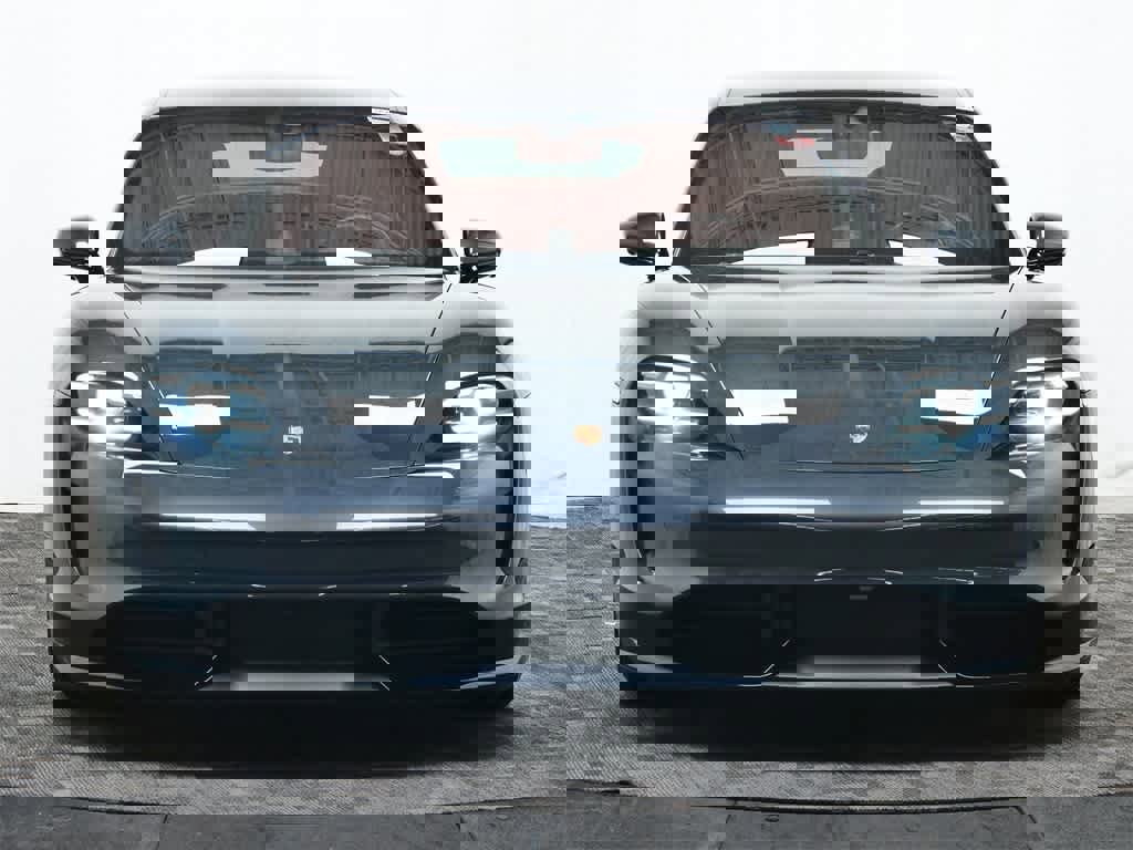 Used 2020 Porsche Taycan Turbo image 10