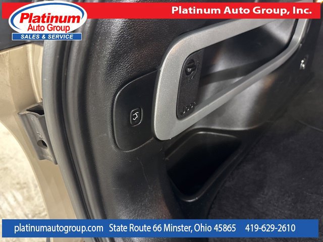 Used 2015 Jeep Cherokee Latitude w/ Comfort/Convenience Group AWD/4WD image 31