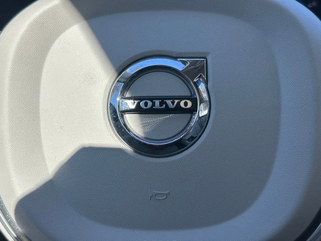 Used 2023 Volvo XC60 B5 Plus w/ Climate Package image 37