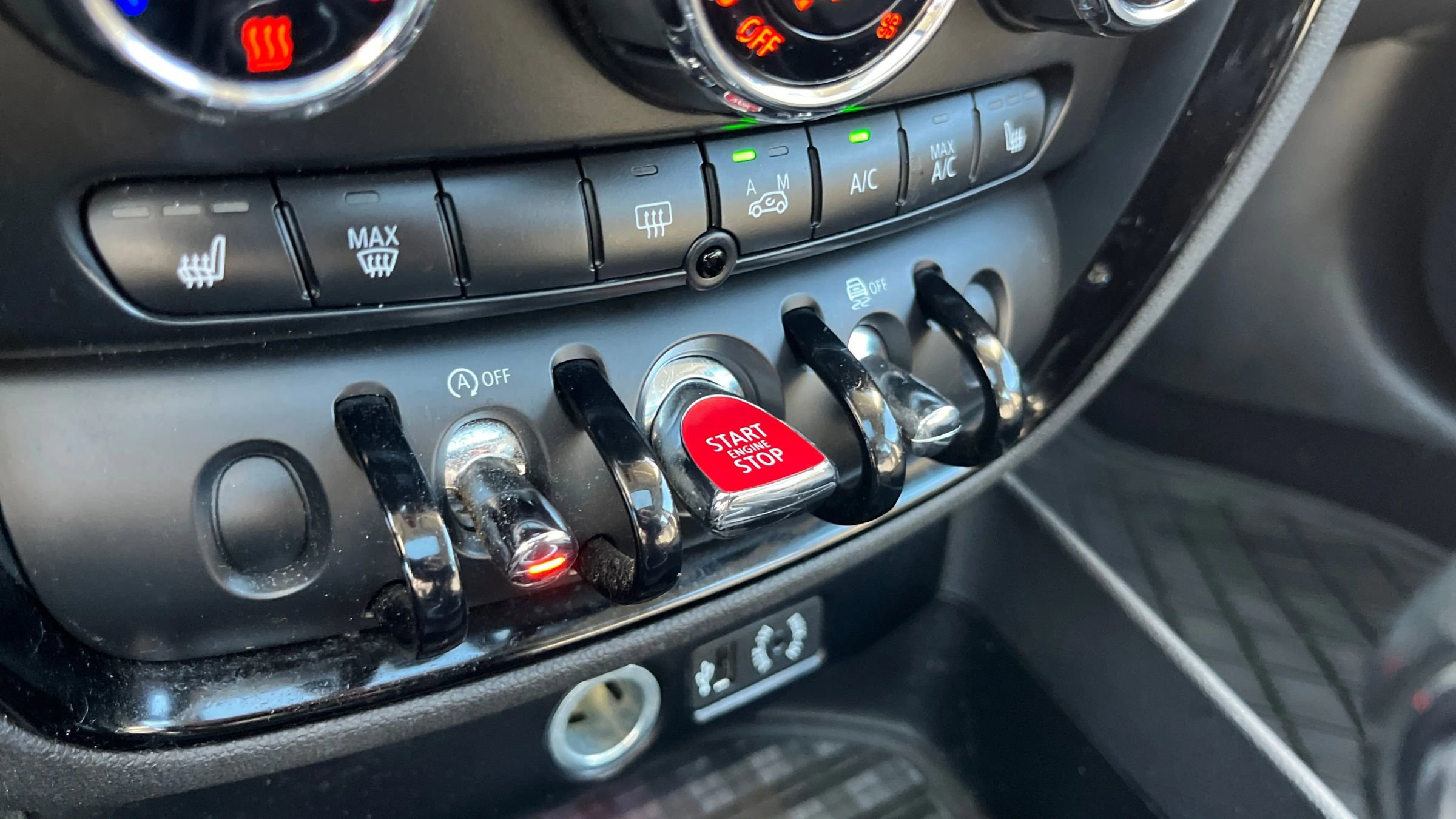 Used 2017 MINI Cooper Clubman ALL4 image 25