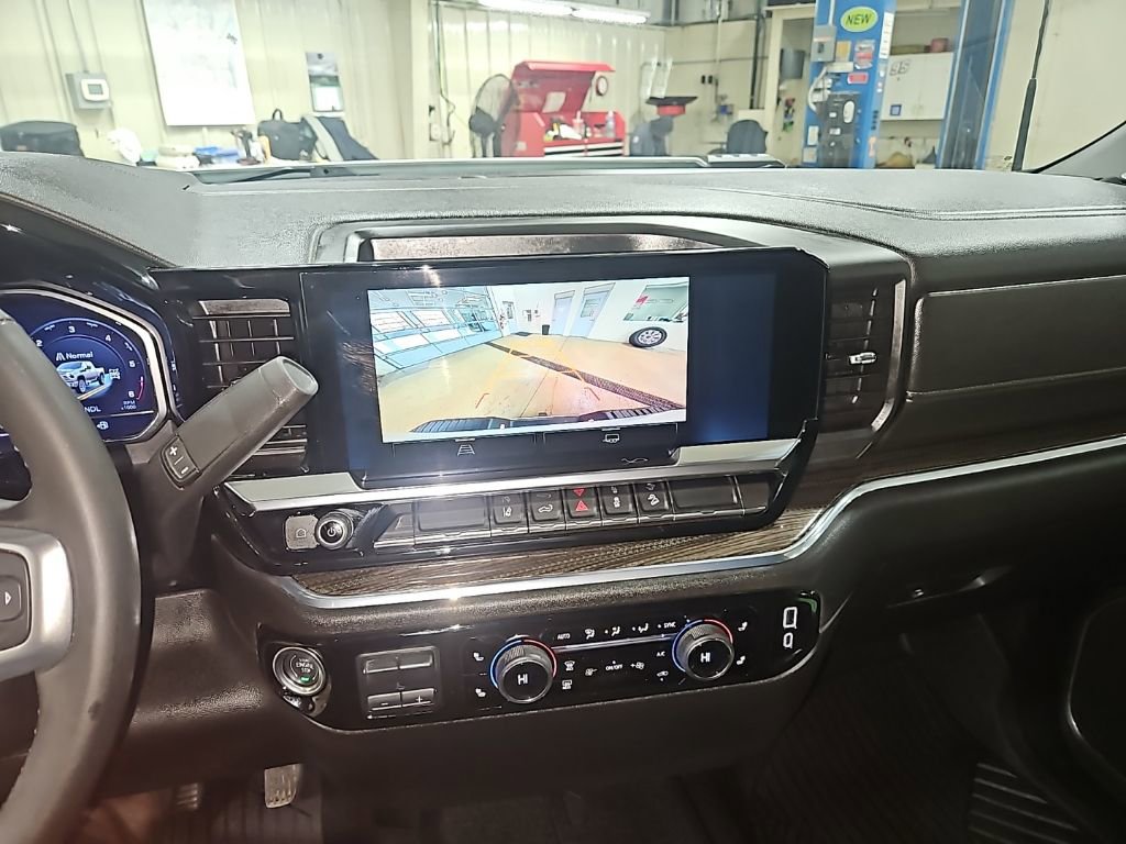 Used 2024 Chevrolet Silverado 2500 LT image 20