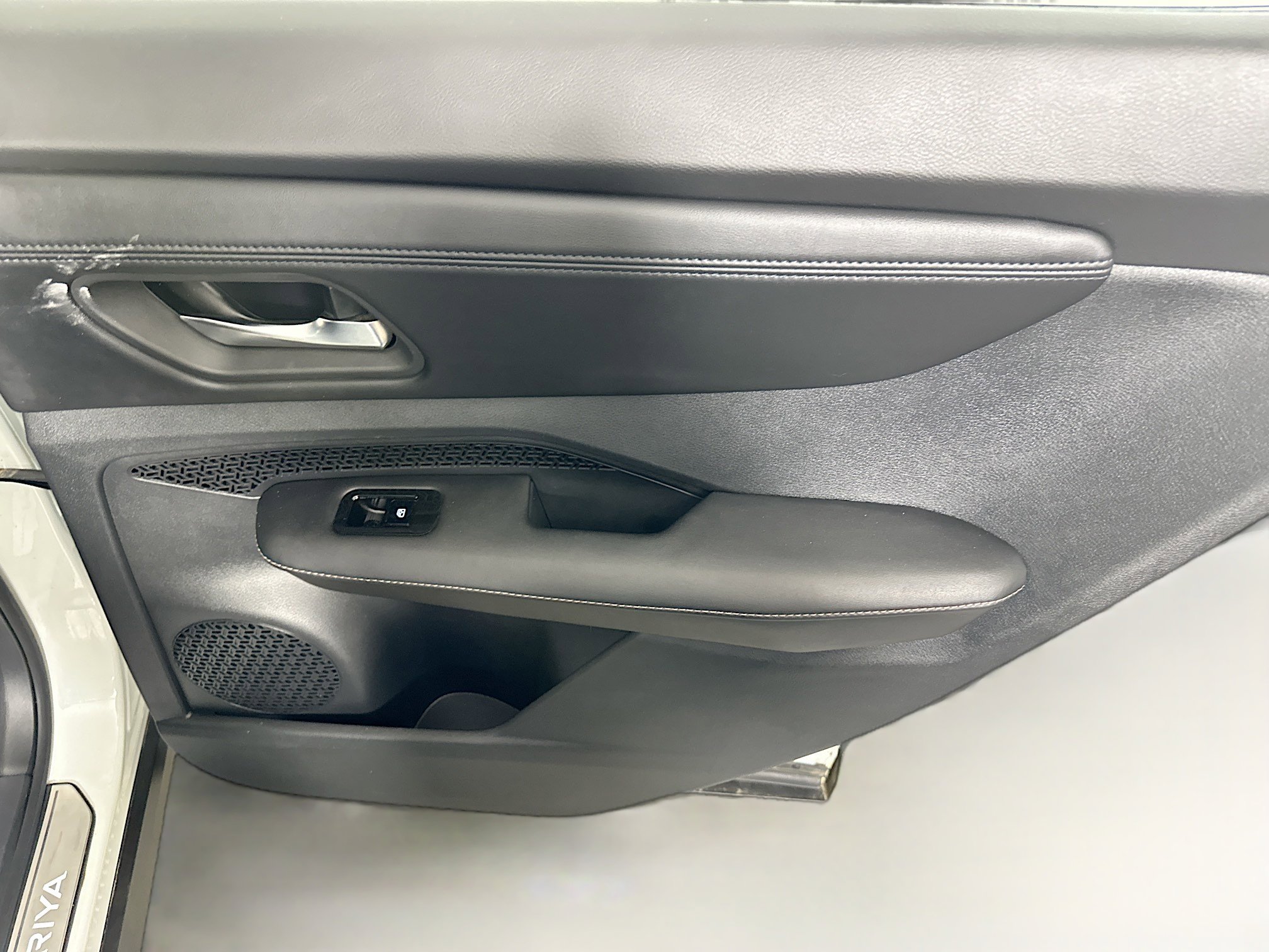 Used 2023 Nissan Ariya AWD image 29