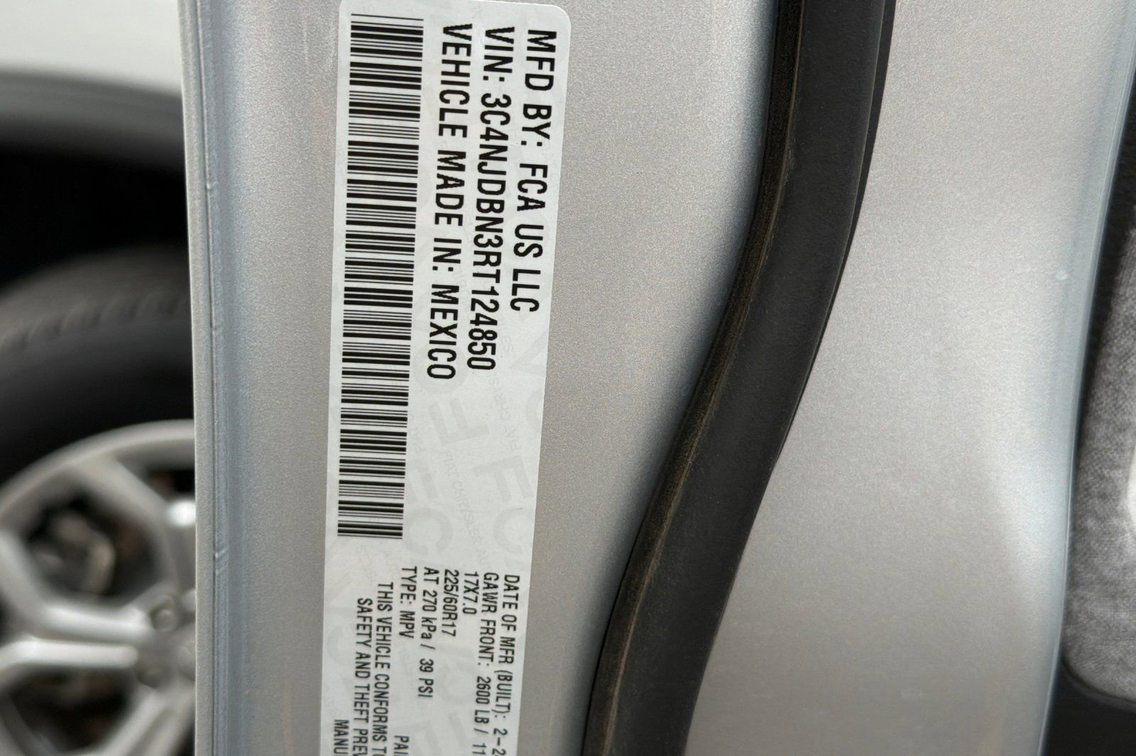 Used 2024 Jeep Compass Latitude image 29