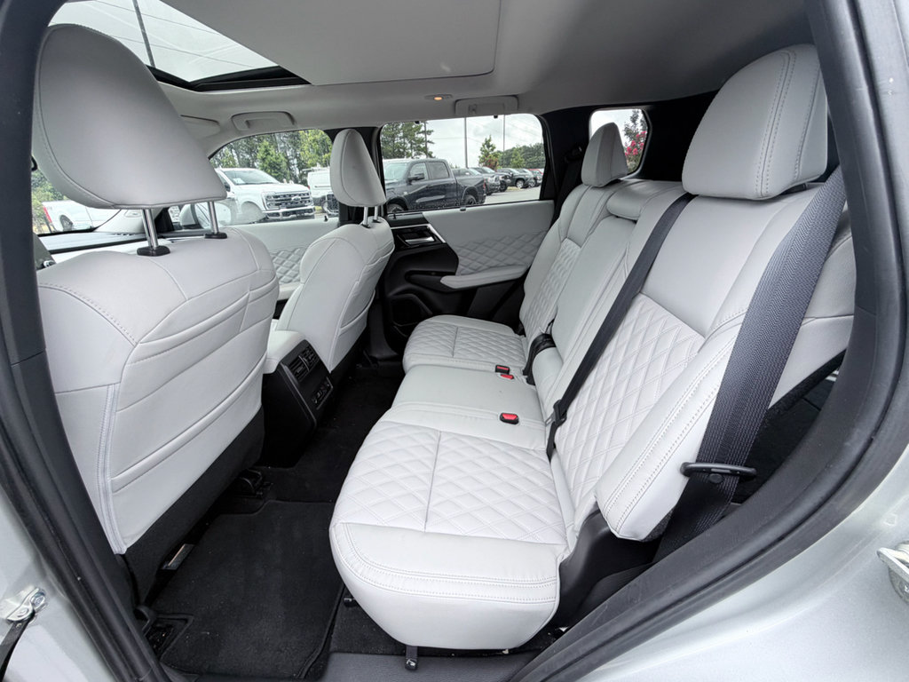 Used 2024 Mitsubishi Outlander SEL FWD image 22