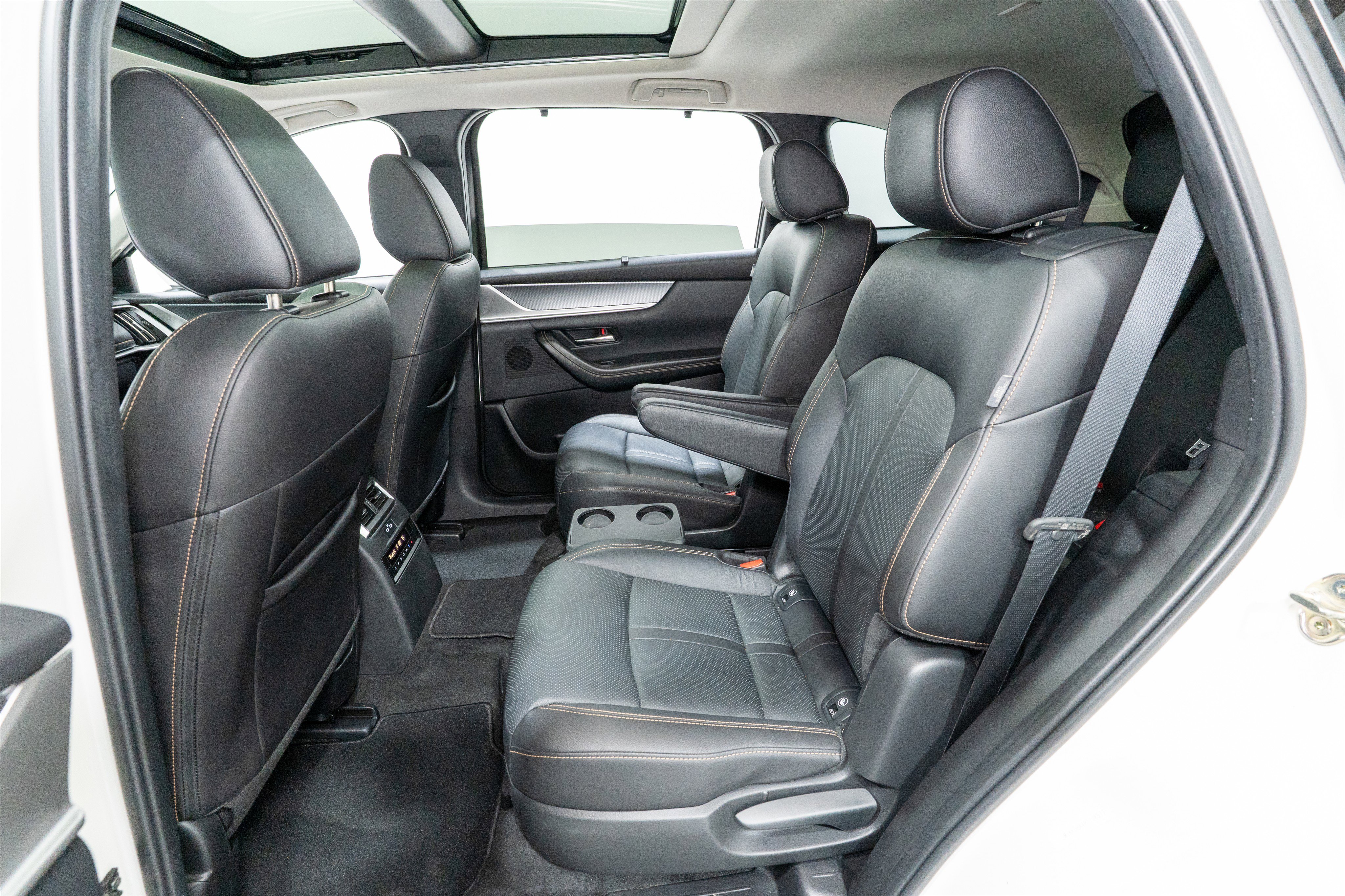 Used 2024 MAZDA CX-90 Plug-In Hybrid w/ Premium Pkg image 33