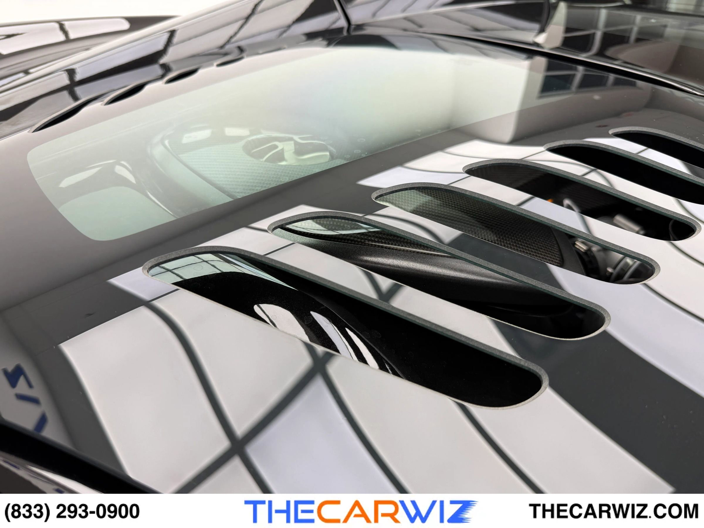 Used 2016 McLaren 675LT Spider image 24