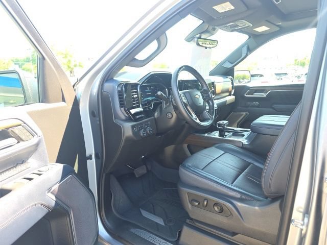 Used 2023 Chevrolet Silverado 1500 High Country AWD/4WD image 18